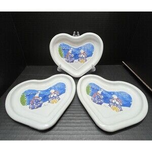 Lot of 3 The Golden Rabbit 9.5" Heart Shape Enamelware Plate Flavia Polar Bears